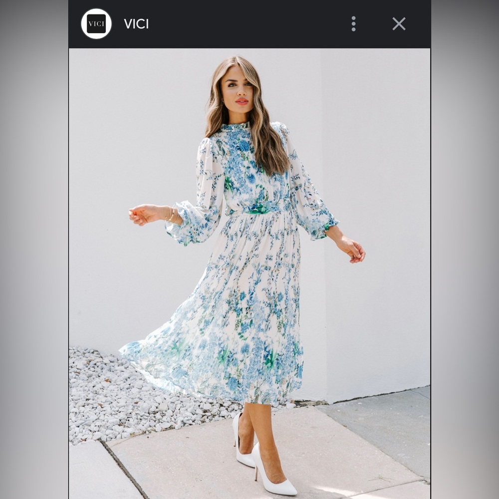 Vici Long sleeve floral midi dress